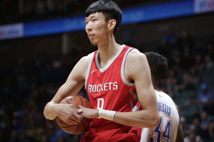 在线娱乐-周琦NBA总薪水950万，实际到手有多少？说出来你别不信|休斯敦火箭队|合同|球员|薪资|保障_新浪体育_新浪新闻